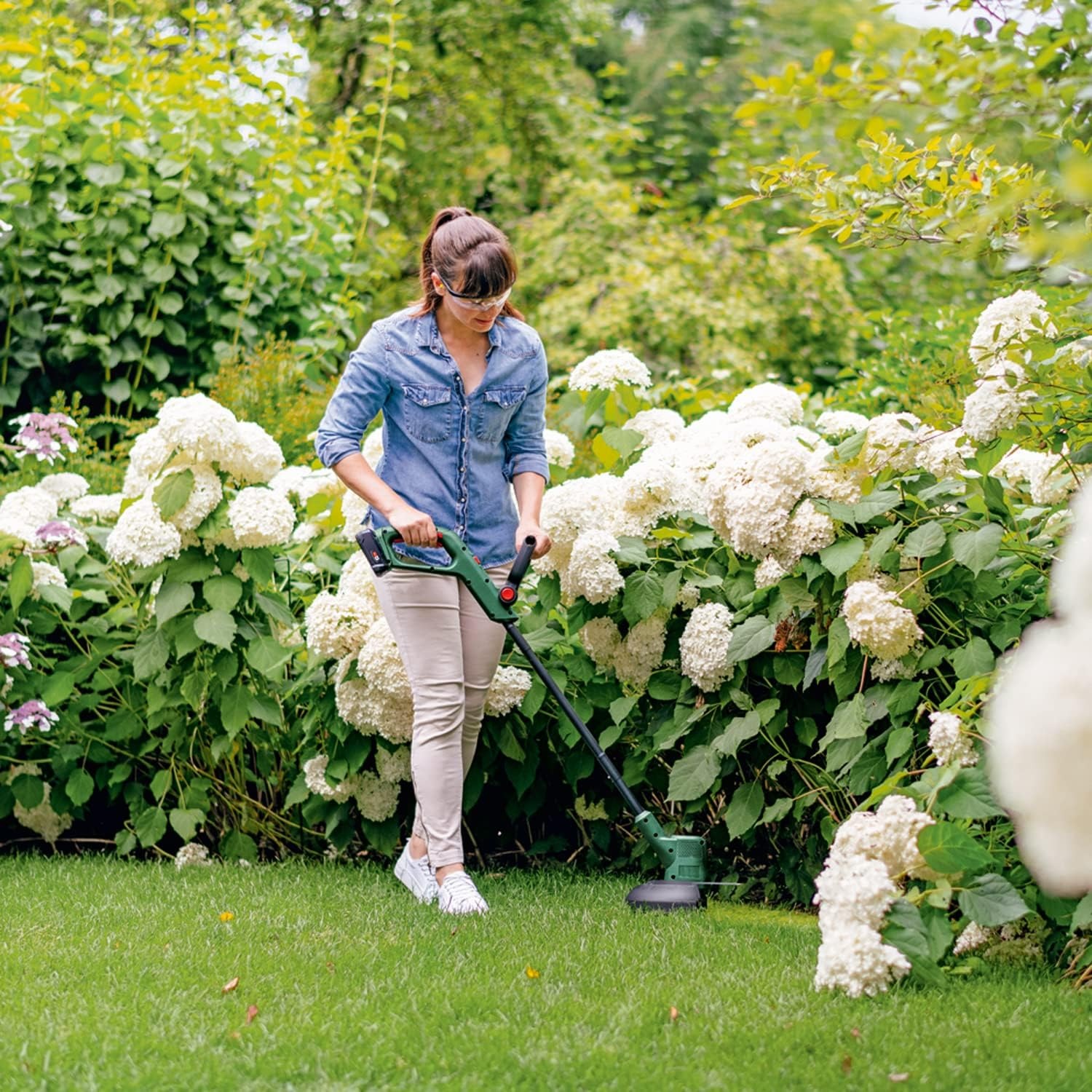 Bosch EasyGrassCut 18V-230 Cordless Grass Trimmer: image 2
