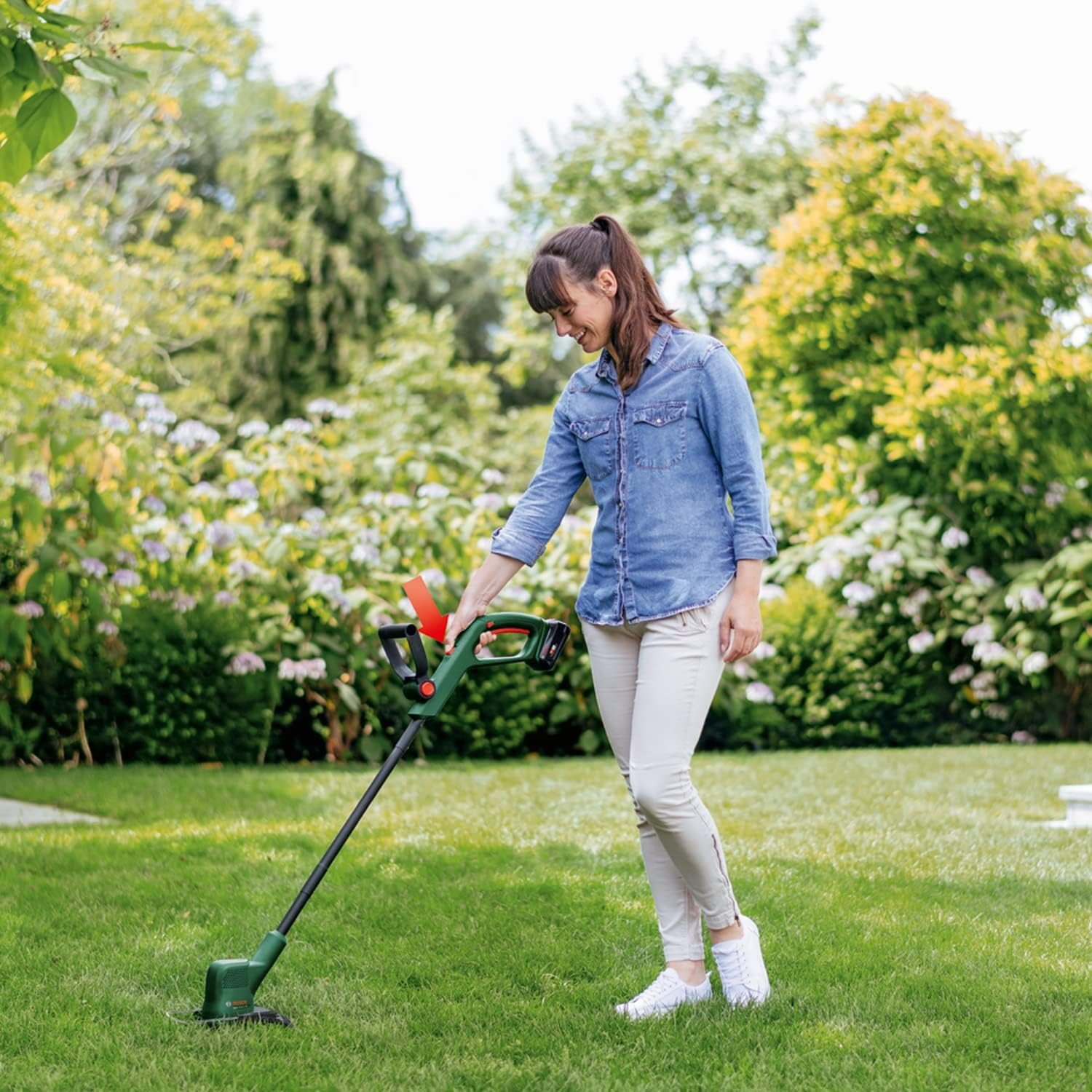 Bosch EasyGrassCut 18V-230 Cordless Grass Trimmer: image 3